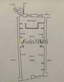 Foto Locale commerciale in Via dei Termini, Siena di 91 m² con 2 locali