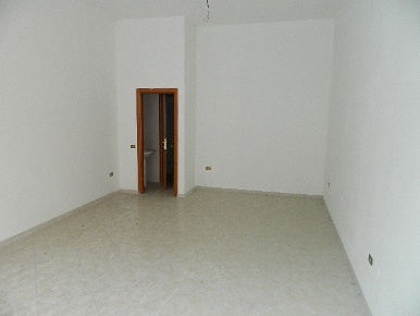 Foto Locale commerciale a Sarzana di 45 m² con 1 locali in affitto