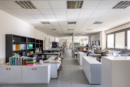 Foto Ufficio in Via Giuseppe Brini 45, Bologna Corticella di 474 m²