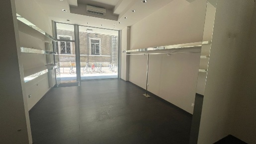 Foto Locale commerciale in Via Tempio Malatestiano, Rimini Centro Storico