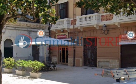 Foto Locale commerciale in Piazza Cairoli 21, Brindisi Centro Storico