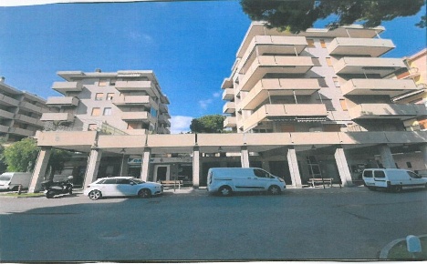 Foto Locale commerciale in via clavesana, Andora Marina Di Andora di 60 m²