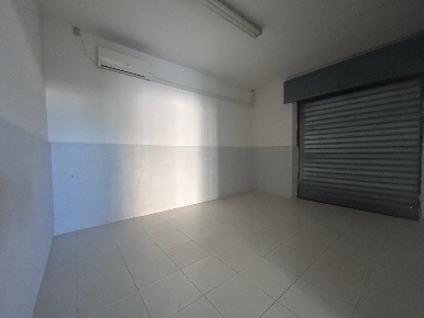 Foto Locale commerciale a Francavilla al Mare con 3 locali in affitto