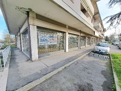 Foto Locale commerciale a Rovigo Centro Storico di 670 m² in affitto