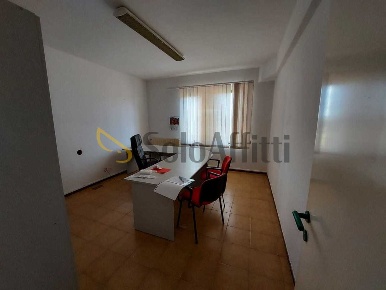 Foto Ufficio a Foiano della Chiana di 30 m² con 2 locali in affitto