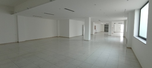 Foto Locale commerciale a Ragusa di 500 m² con 2 locali in affitto