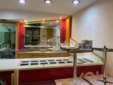 Foto Locale commerciale in Via Don Minzoni 1a, Carrara Castagnola di 70 m²