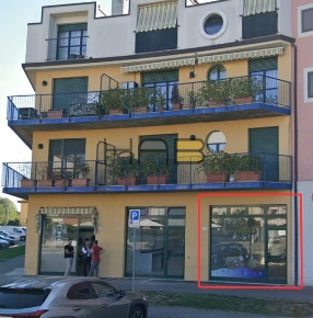 Foto Attività commerciale in LARGO FRASSATI  7, Fagnano Olona di 60 m²