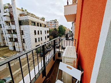 Foto Appartamento in Via Andrea Maffei, Milano Montenero di 116 m²