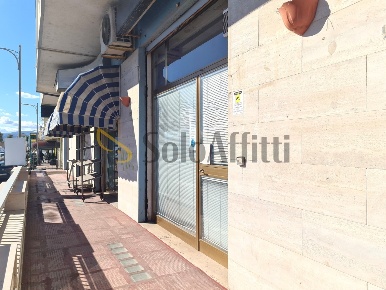 Foto Locale commerciale in Via Lungomare Stefano Pugliese 209, Catanzaro