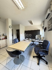 Foto Ufficio in via Campagna  50/2, Modena Cognento di 51 m² con 4 locali