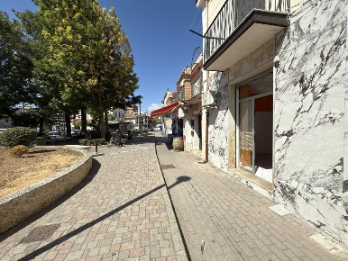 Foto Locale commerciale a Catanzaro Catanzaro Lido di 33 m² con 1 locali