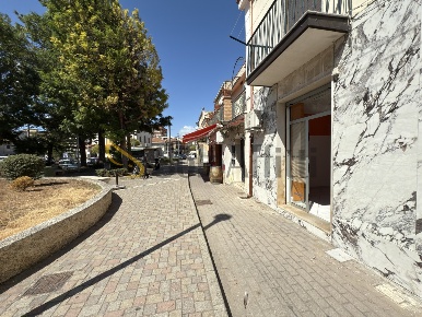 Foto Locale commerciale a Catanzaro Catanzaro Lido di 33 m² con 1 locali