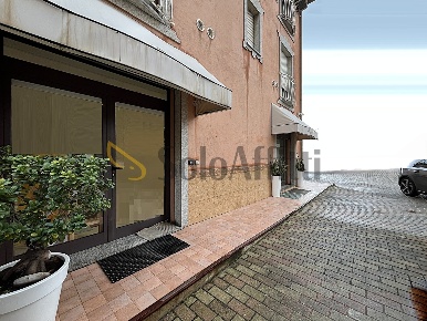 Foto Locale commerciale in Viale crotone 37q, Catanzaro Catanzaro Lido
