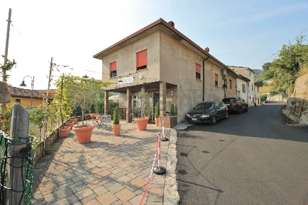 Foto Locale commerciale in Via Pasubio 5, Montorso Vicentino di 210 m²
