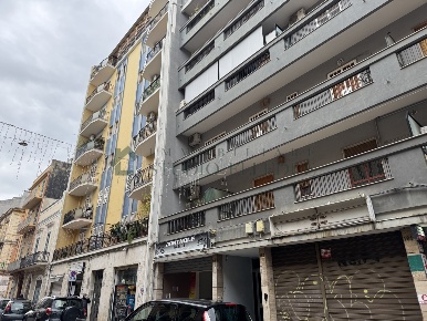 Foto Locale commerciale in VIA MANZONI  161 a, Bari Libertà di 80 m²