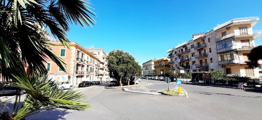 Foto Locale commerciale in Via Sant'Eremita 27, Salerno Centro di 100 m²