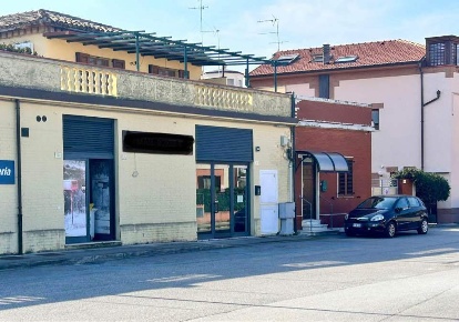 Foto Locale commerciale in Via Campo Boario, Senigallia Centro Storico