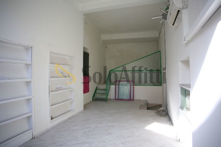 Foto Locale commerciale in Via Giuseppe Garibaldi, Siena Lizza - Camollia