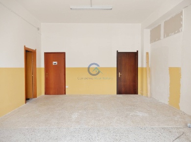 Foto Locale commerciale a Catanzaro Stadio - Pontepiccolo di 80 m²