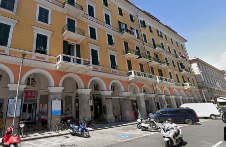 Foto Locale commerciale in Corso Giuseppe Garibaldi 12, Chiavari di 48 m²
