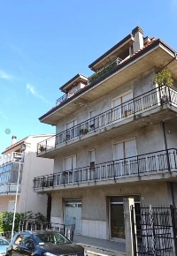 Foto Locale commerciale in zona cerboni, San Benedetto del Tronto di 60 m²