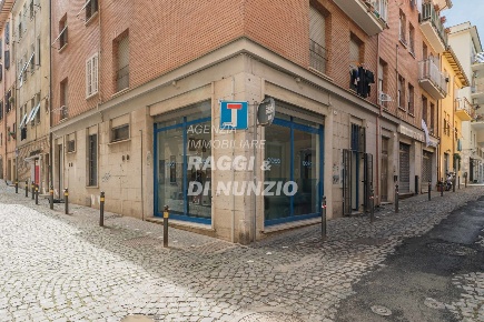 Foto Locale commerciale in Via delle Fratte, Frascati di 150 m² in vendita