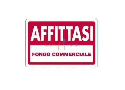Foto Locale commerciale in Viale Eugenio Chiesa 30, Massa Centro di 40 m²