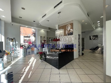 Foto Locale commerciale in Viale Tica 97, Siracusa Tica - Zecchino di 90 m²