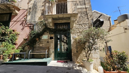 Foto Attività commerciale in Via Pozzo Barone 30, Modica Modica Bassa