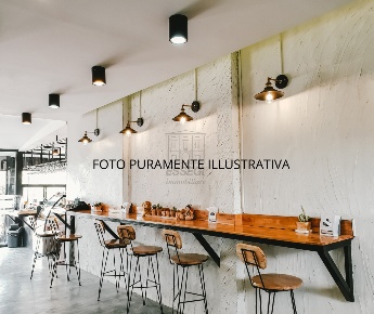 Foto Locale commerciale in Via di Tiglio 73, Lucca Arancio di 140 m²