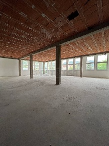 Foto Ufficio in Via Stazione 56, Trissino Centro di 332 m² con 1 locali