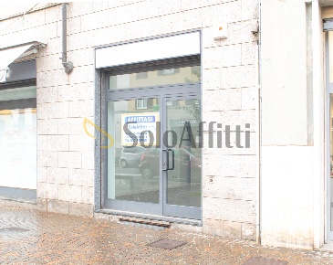 Foto Locale commerciale a Mariano Comense Centro di 50 m² con 2 locali