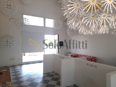 Foto Locale commerciale a Senigallia Saline di 62 m² con 2 locali