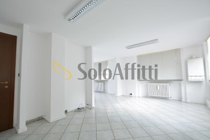 Foto Ufficio in Via I Maggio 39, Nole Centro di 75 m² con 4 locali