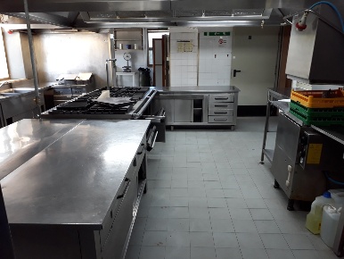 Foto Attività commerciale in porcari, Lucca Centro di 480 m² con 11 locali