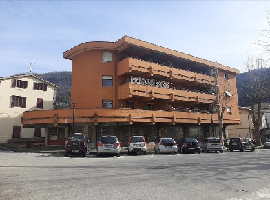 Foto Locale commerciale in Via Ludovica, Lucca Centro di 1450 m² in vendita