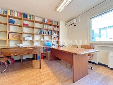 Foto Ufficio a Pordenone Centro Storico di 101 m² con 2 locali in vendita