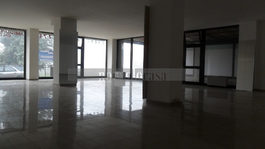 Foto Locale commerciale in VIA OLAF PALME, Bastia Umbra Bastia di 160 m²