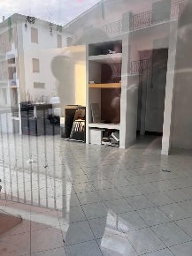 Foto Locale commerciale a Colli del Tronto di 70 m² con 2 locali in vendita