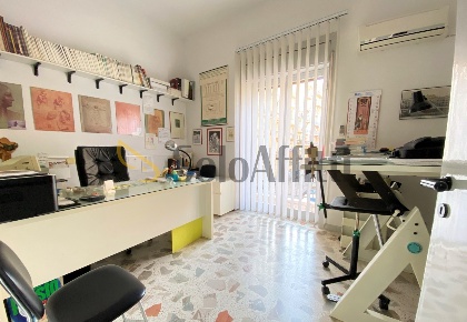 Foto Ufficio a Sciacca di 40 m² con 2 locali in affitto