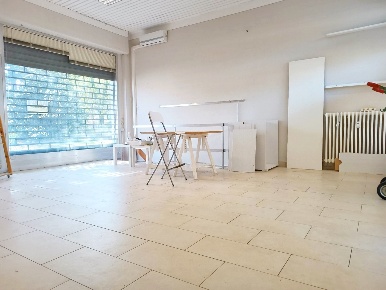 Foto Locale commerciale in Via I. Vivanti, Brescia Mompiano - Costalunga