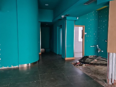 Foto Locale commerciale a Reggio nell'Emilia Centro Storico di 194 m²