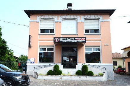 Foto Locale commerciale a Luisago Centro di 280 m² in vendita