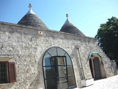 Foto Attività commerciale in C.da Casalini, Locorotondo di 435 m²