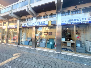 Foto Locale commerciale in Corso Marcello Prestinari 111, Vercelli