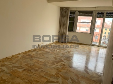 Foto Ufficio in Piazza Attias, Livorno Attias - Marconi di 120 m²