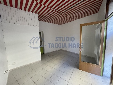 Foto Ufficio in Viale Giuseppe Mazzini 3, Taggia Centro di 22 m² in vendita