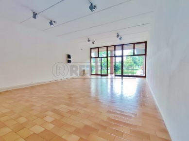 Foto Locale commerciale in Via A. de gasperi, Altavilla Vicentina Centro