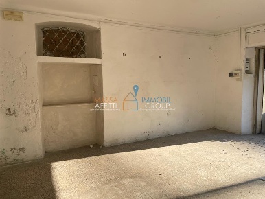 Foto Locale commerciale a Massa di 65 m² con 1 locali in affitto